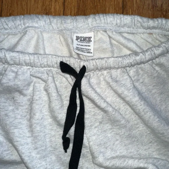 Pink Victoria’s Secret sweatpants NWOT - Picture 4 of 4